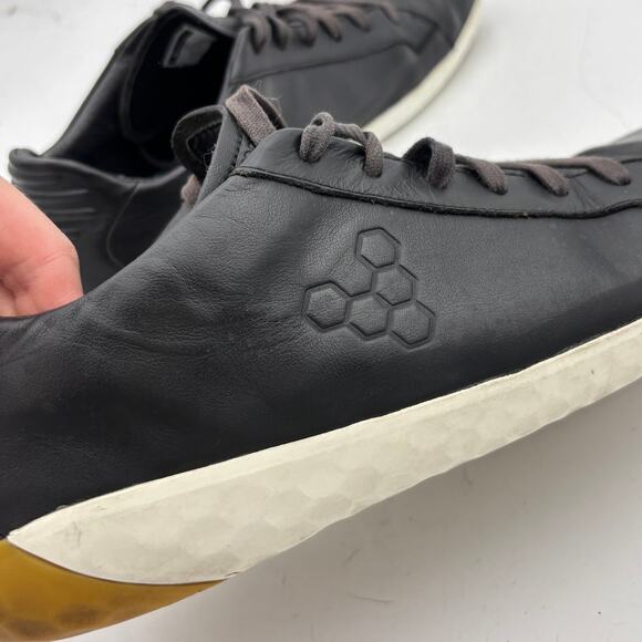 Athletic_Shoes